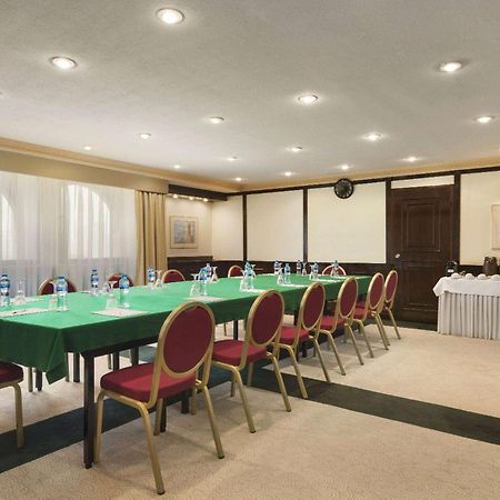 Ramada By Wyndham Bahrain Hotell Manama Eksteriør bilde