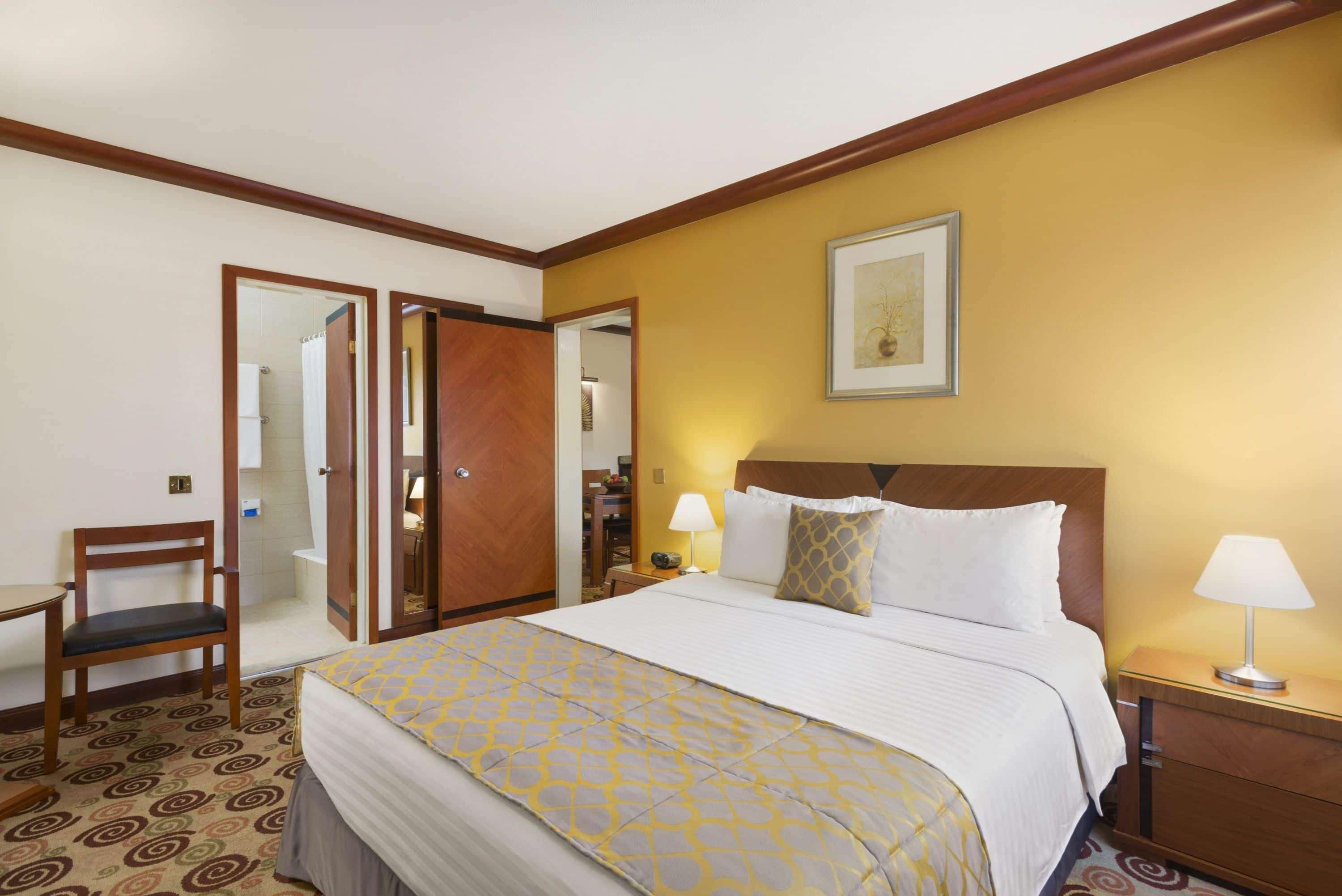 Ramada By Wyndham Bahrain Hotell Manama Eksteriør bilde