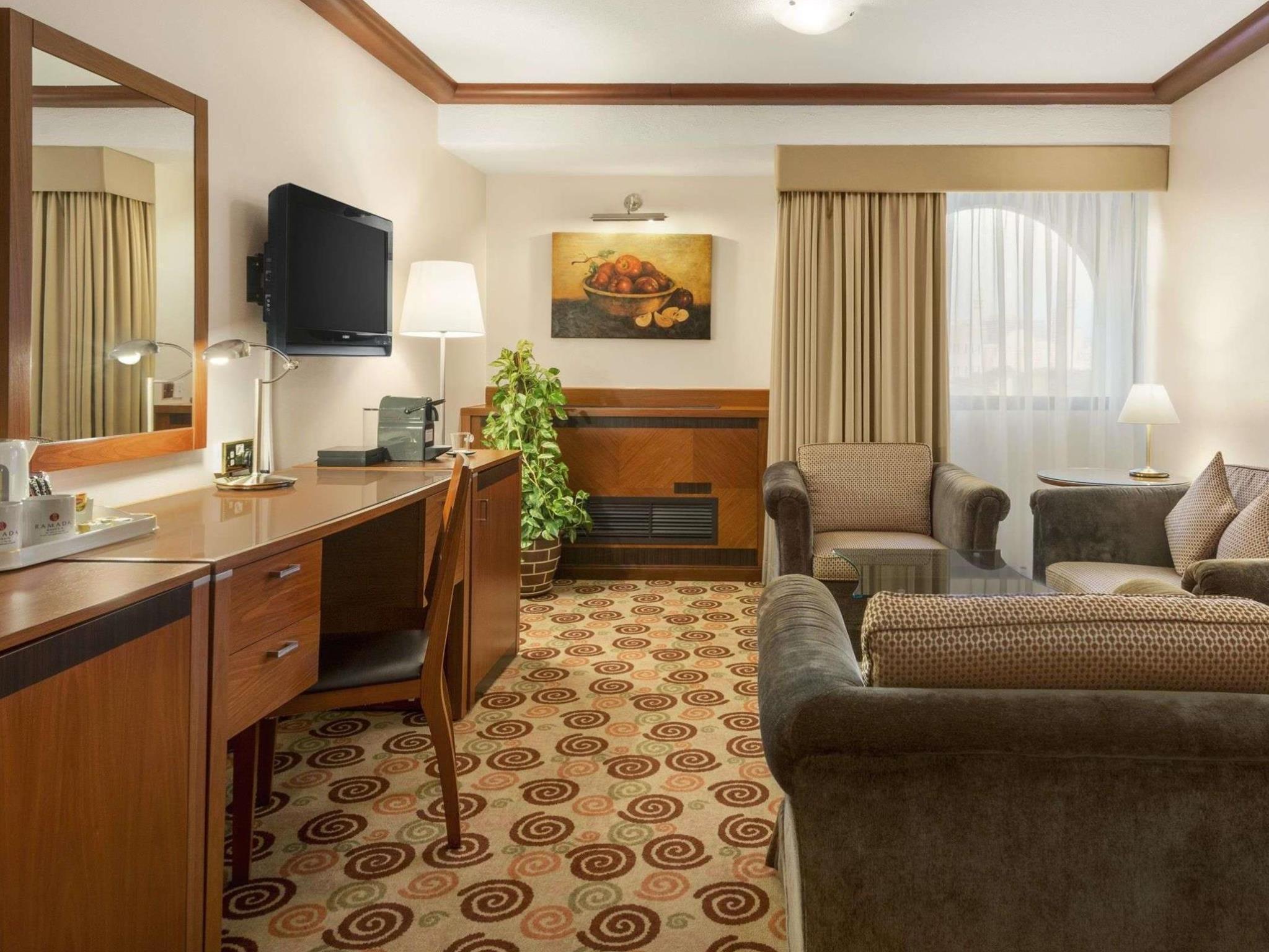 Ramada By Wyndham Bahrain Hotell Manama Eksteriør bilde