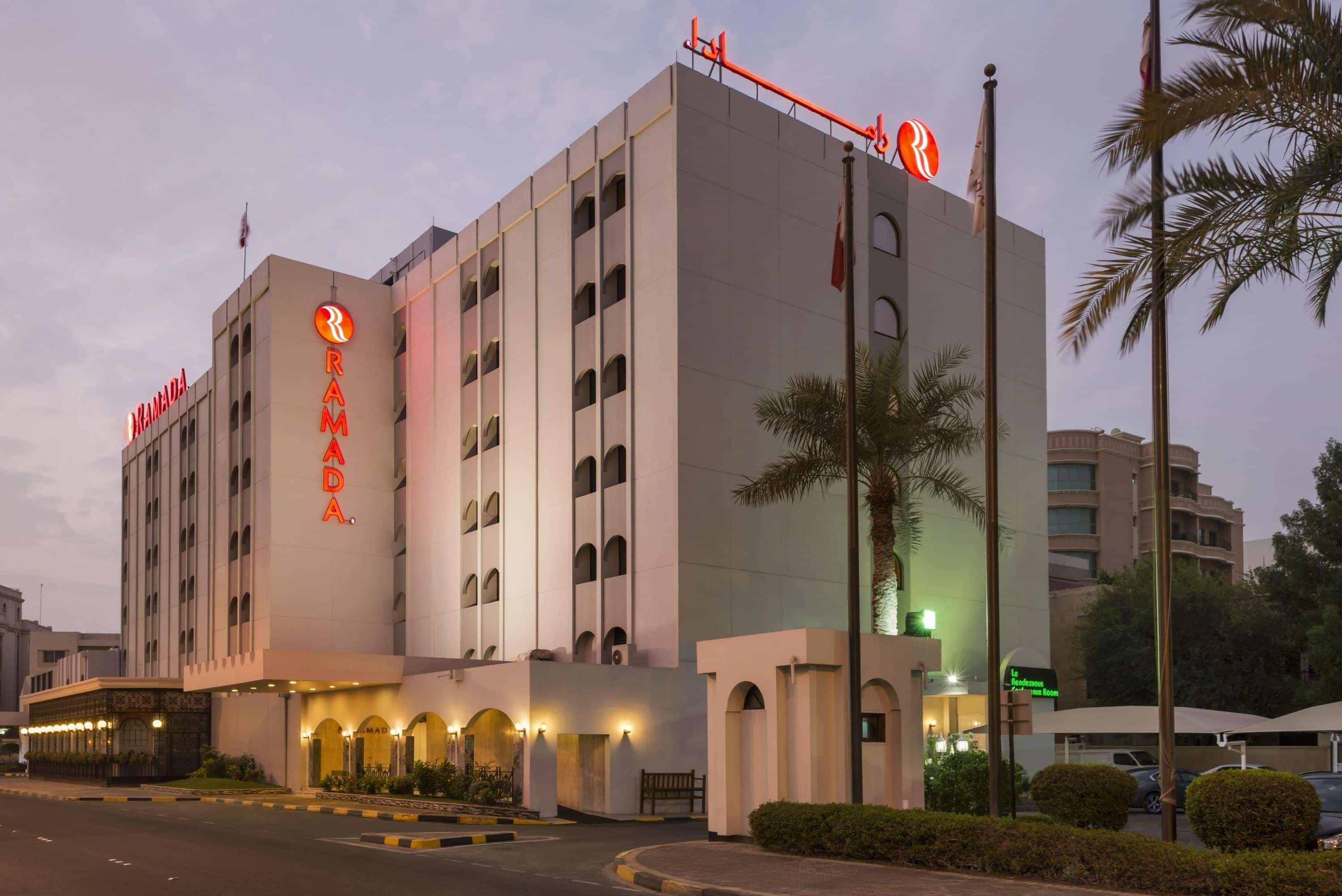 Ramada By Wyndham Bahrain Hotell Manama Eksteriør bilde