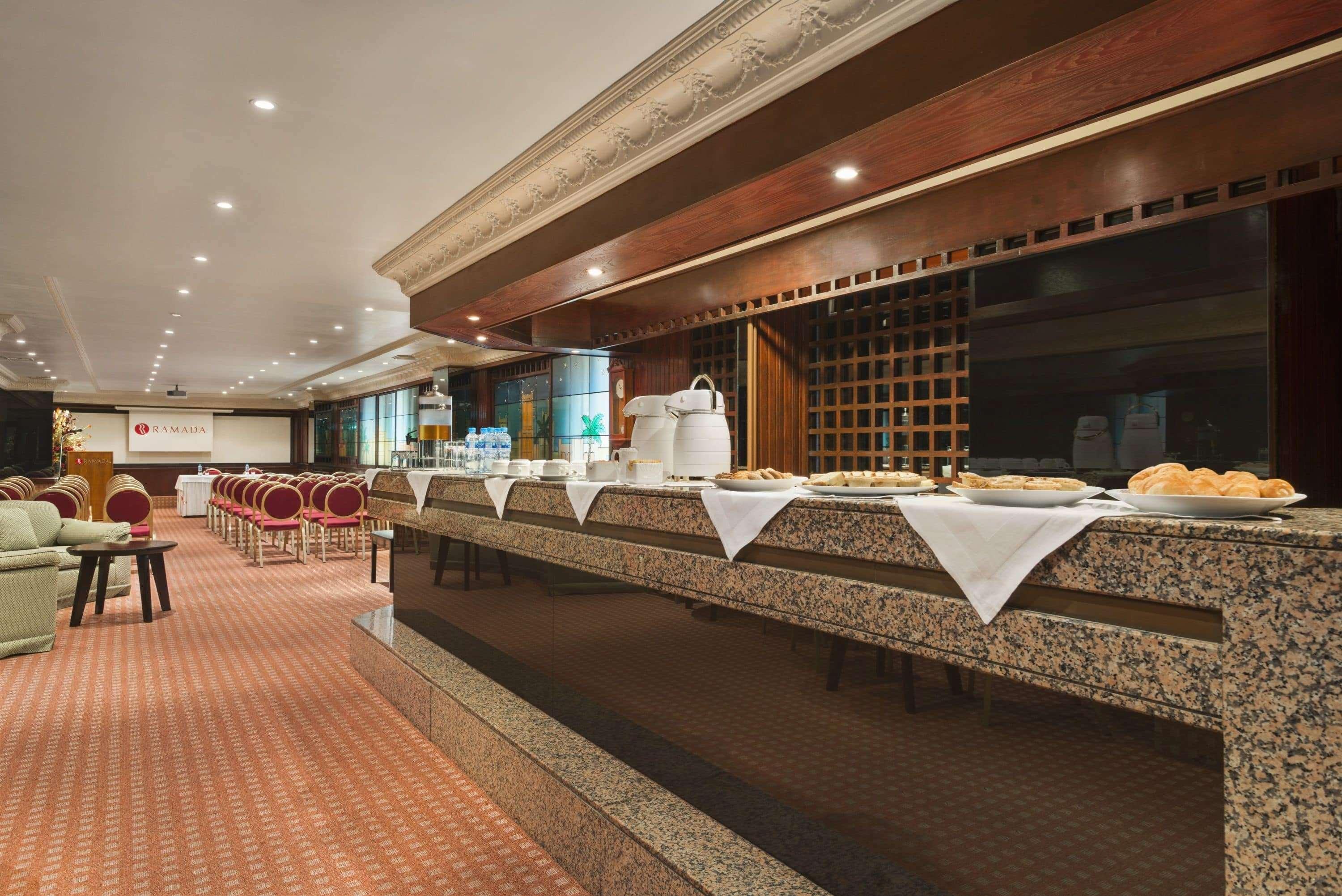 Ramada By Wyndham Bahrain Hotell Manama Eksteriør bilde