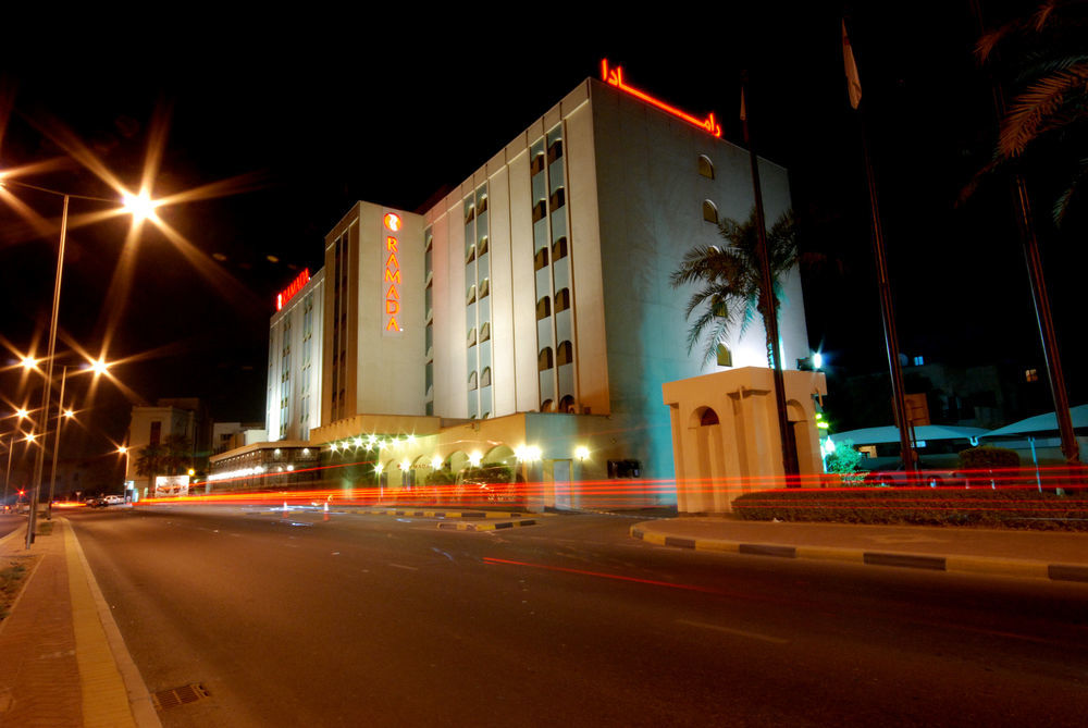 Ramada By Wyndham Bahrain Hotell Manama Eksteriør bilde
