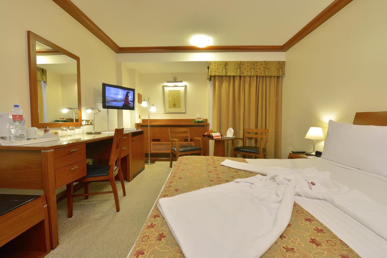 Ramada By Wyndham Bahrain Hotell Manama Eksteriør bilde