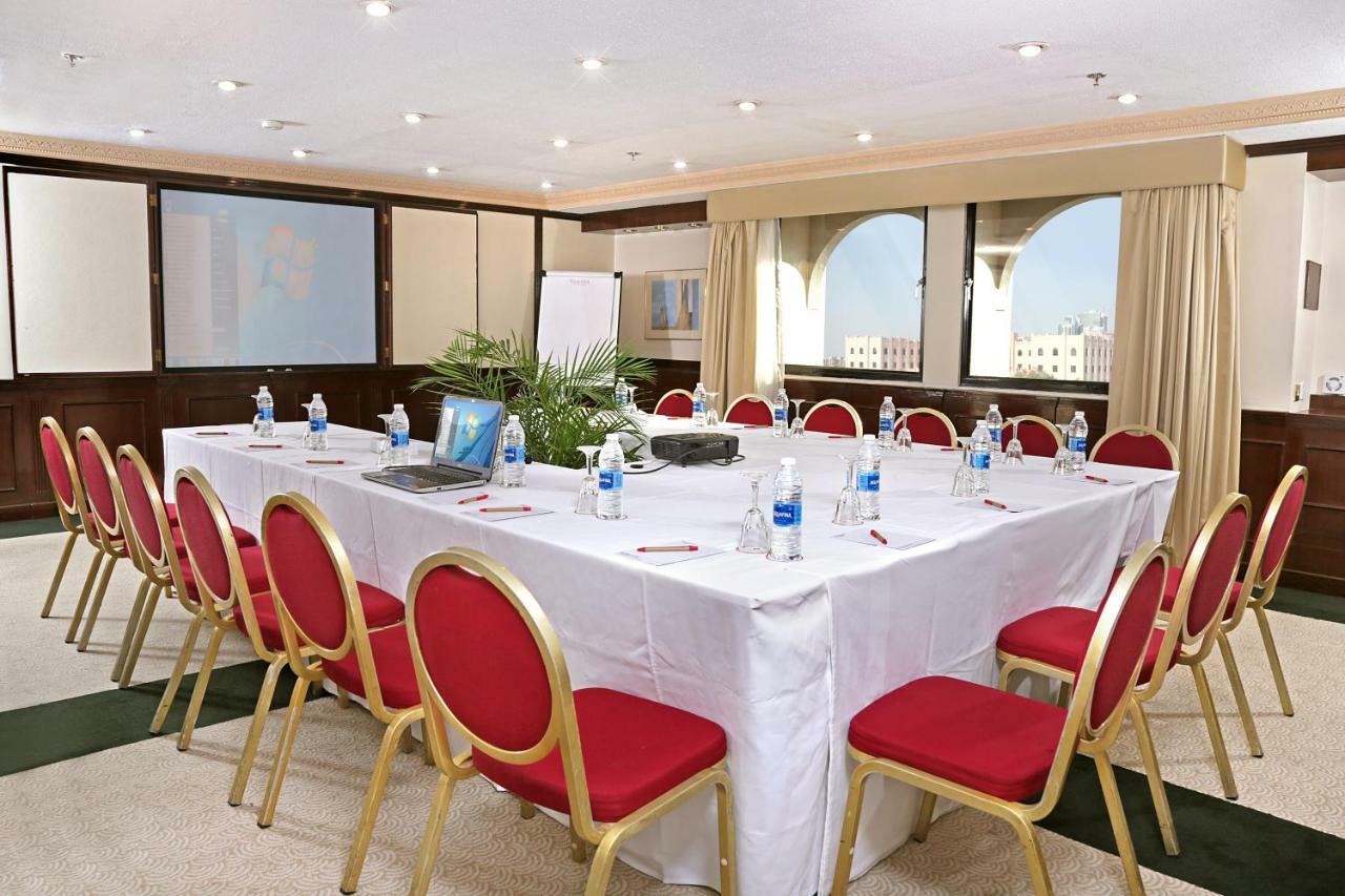 Ramada By Wyndham Bahrain Hotell Manama Eksteriør bilde