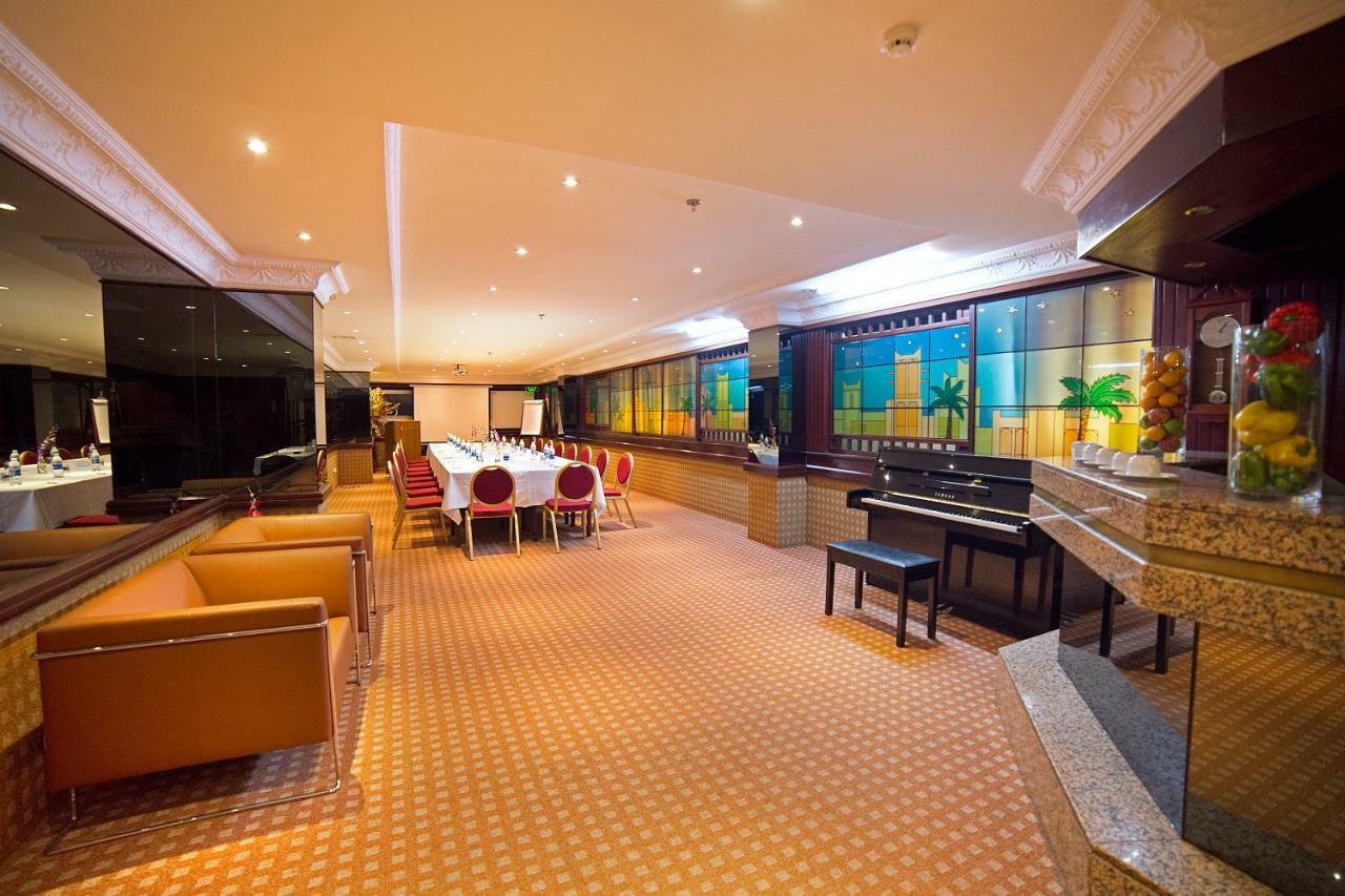 Ramada By Wyndham Bahrain Hotell Manama Eksteriør bilde